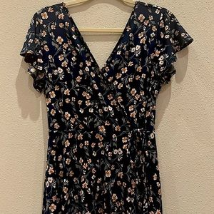 Kaileigh Navy Flower Faux-Wrap Dress. Size: M